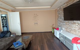 Apartament renovat și decomandat 2 camere | Zona Lunei - Poză 1