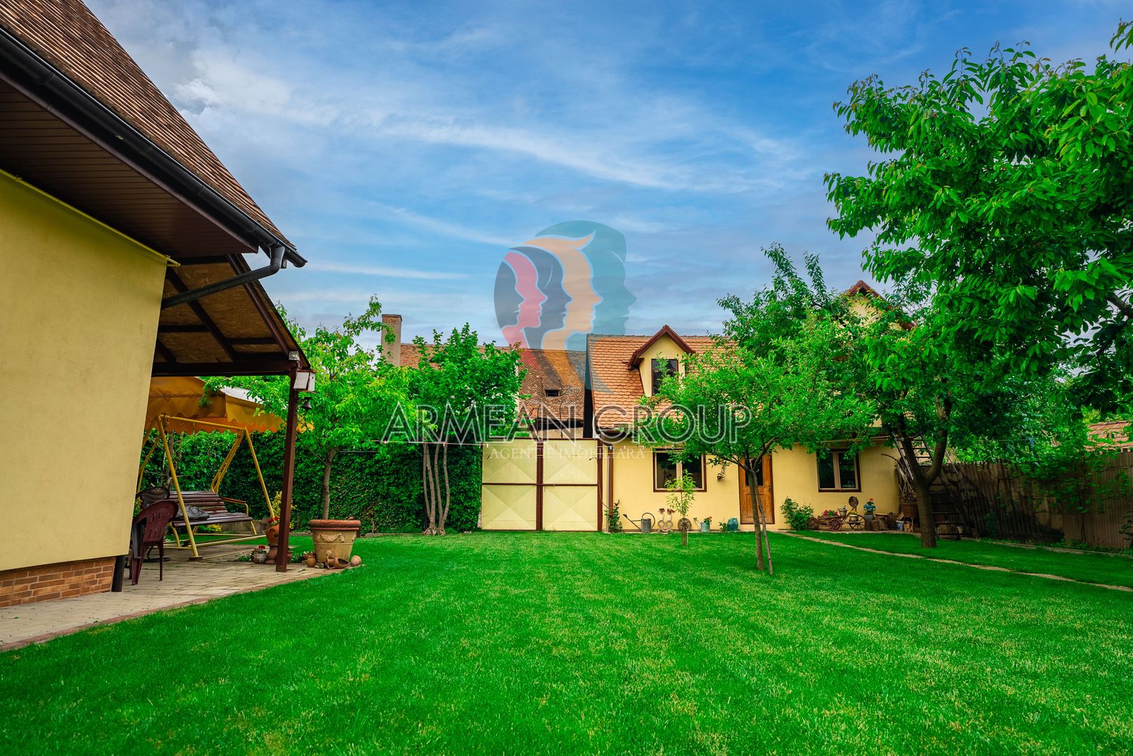 Casă nou construită în Centrul vechi Medias - Poză 5