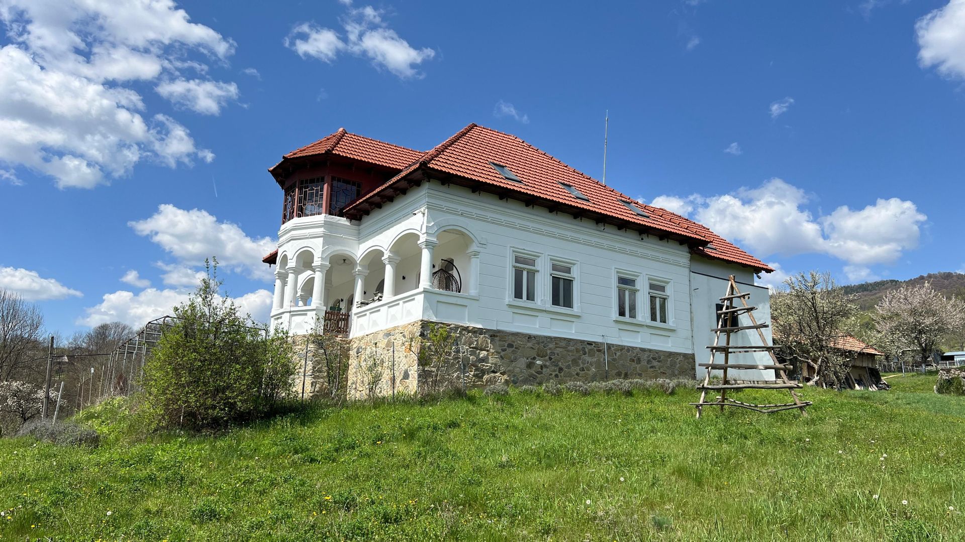 Conac 10 camere | renovat integral | Arefu | Baraj Vidraru - Poză 3