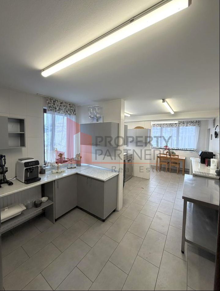 Pensiune la cheie de vânzare în Bran – Afacere cu 10 camere plus piscina - Poză 32