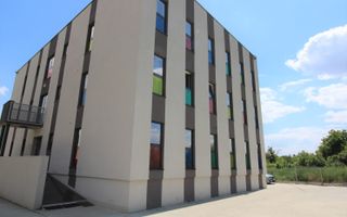 Încălzire în pardoseală, baia are fereastra. Loc parcare privat - Poză 1