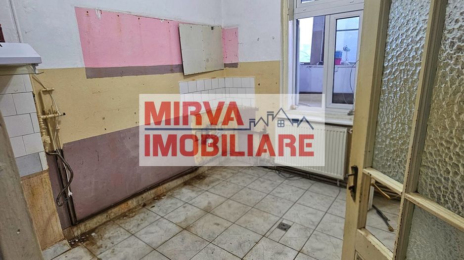 Casă cu arhitectură interbelică, 5 camere, teren 409 mp – Central - Poză 32