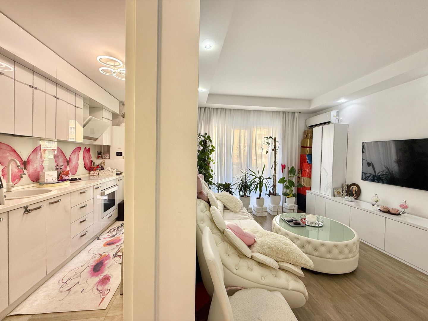 COSMOPOLIS - Apartament cu 2 camere, mobilat si utilat. - Poză 4
