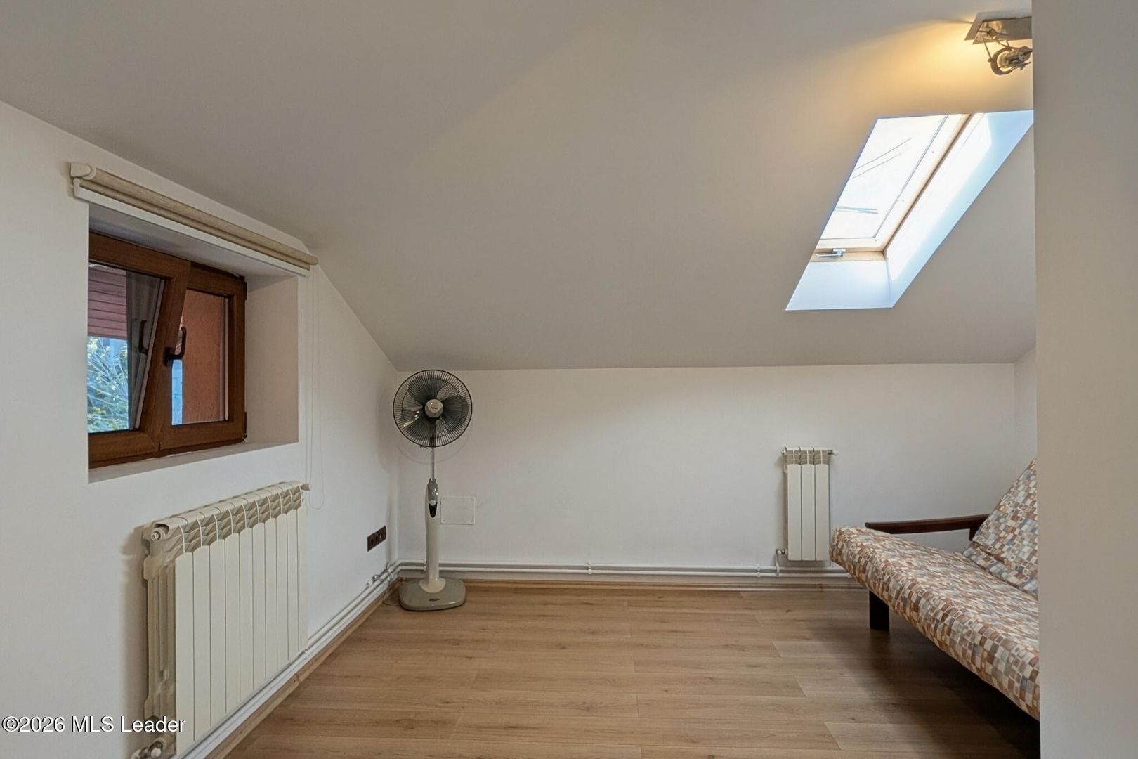 Parc Bazilescu - Str. Nuvelei 95, Casa P+M, 173 mp utili, teren 288 mp - Poză 21