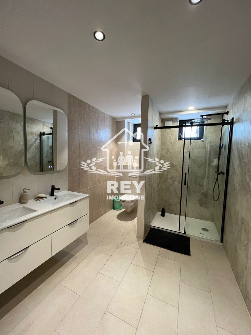 Vila / Hotel de vânzare în Păltiniș - Poză 10