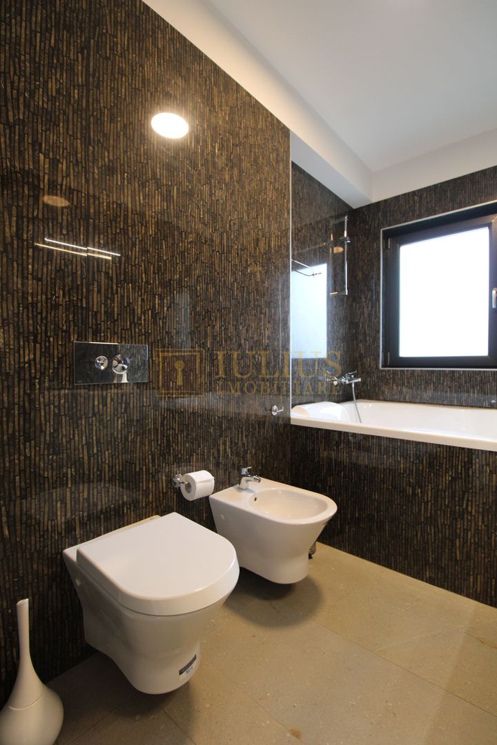 Zona Lipovei, casa 4 camere + 3 bai, curte proprie. - Poză 16