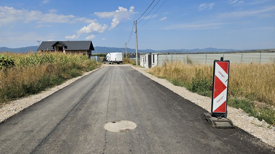 20min de Brasov teren cu toate utilitatile ,str Monumentului Feldioara, asfalt - Poză 4