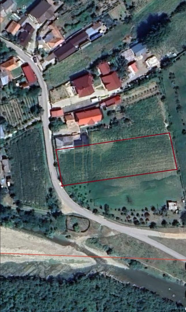 Teren intravilan/extravilan 2254 mp - Poză 1