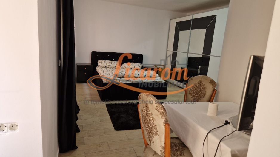 Garsoniera in casa str Iuliu Maniu curte comuna. - Poză 8