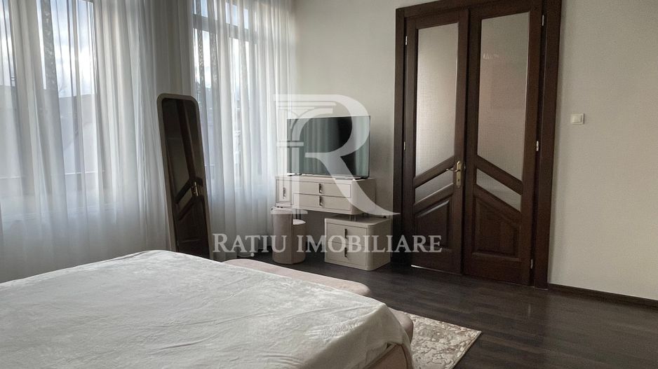 Proprietate Exclusivistă | Apartament la Casă | Ultracentral | Oradea - Poză 4