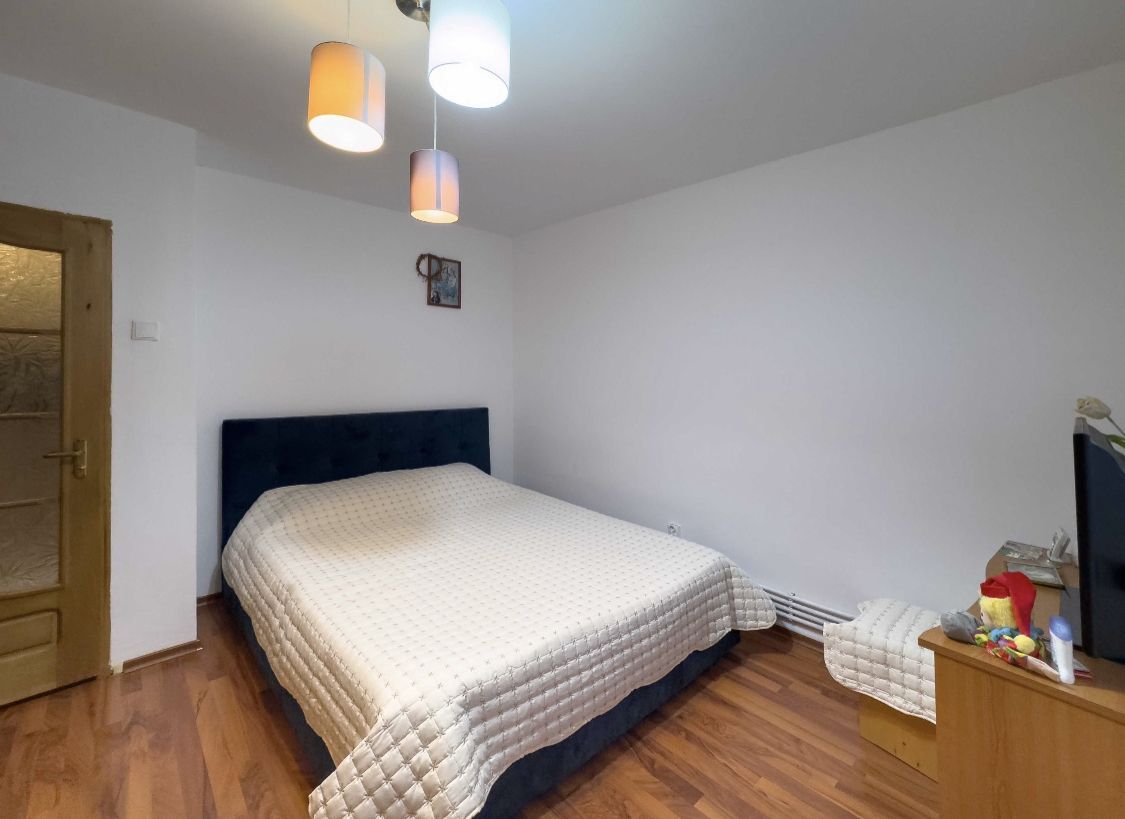 Apartament 2 camere decomandat, renovat,mobilat,utilat,centrala - Poză 4