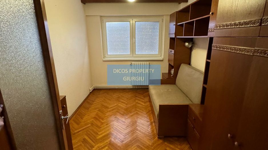 De vanzare apartament 3 camere - Poză 8