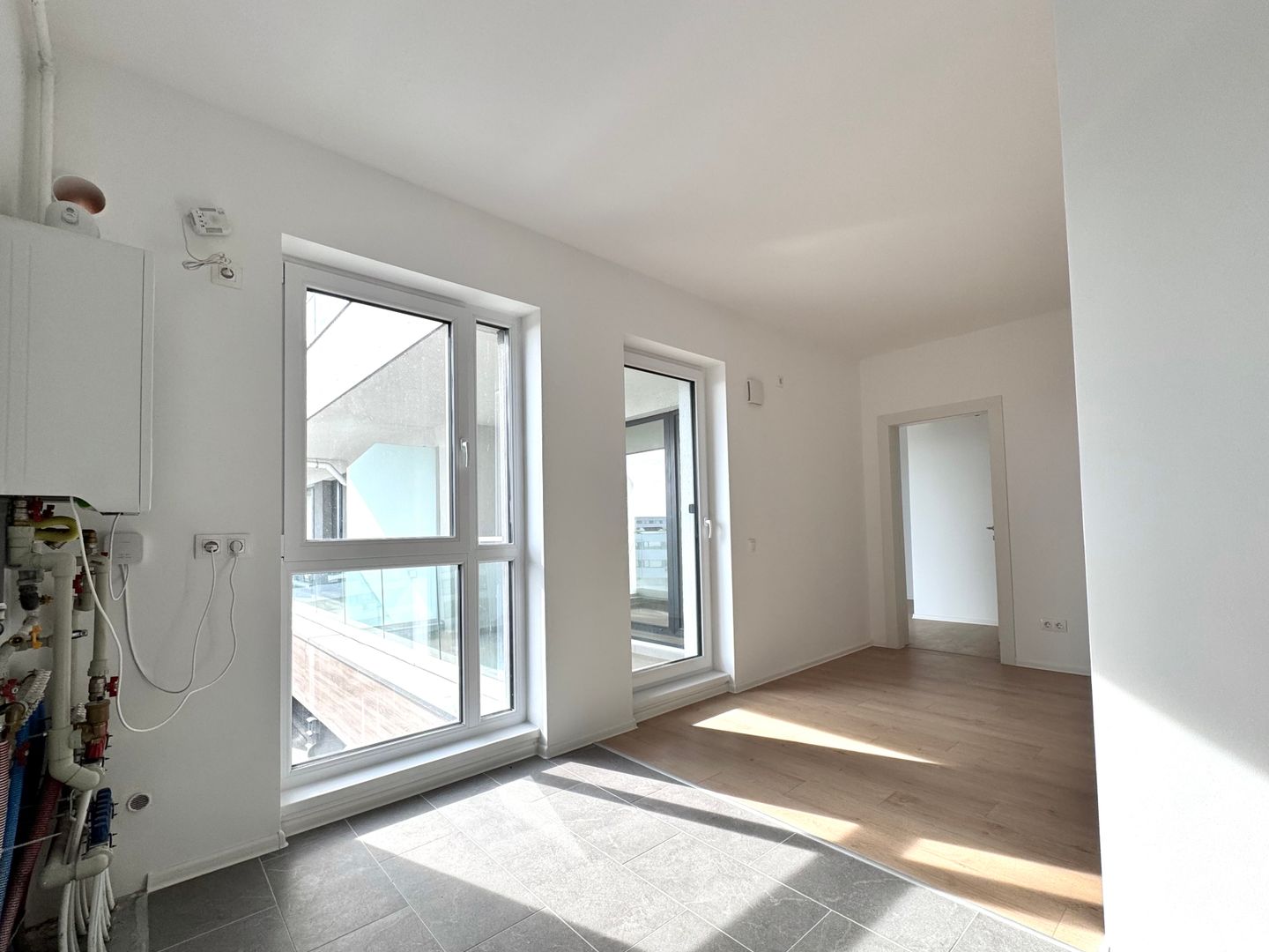 3 camere. Bucătărie Open-Space - Verdere curte interioară - Poză 7