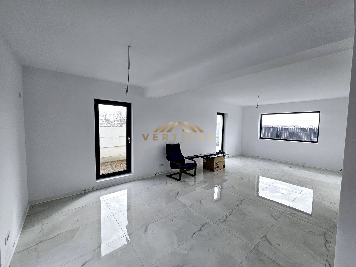 Vila 4 camere in centrul comunei Berceni - Poză 2
