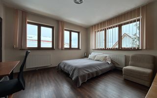 De închiriat Etaj + Mansardă 180 mp | 7 Camere cu 7 Băi | Lupeni - Poză 1