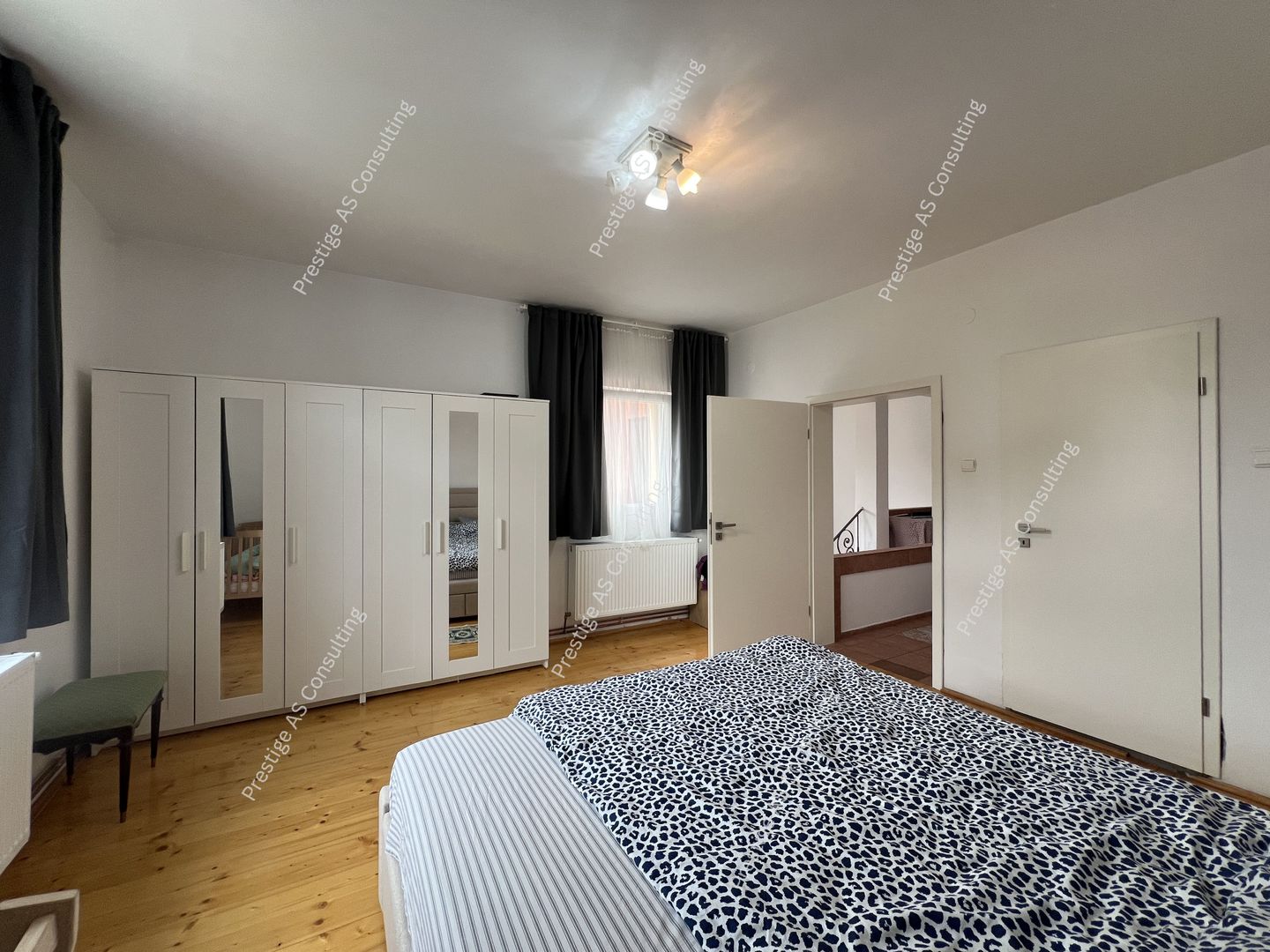 Vila individuala renovata complet | 6 camere | 500 mp teren | Str Jean Monnet - Poză 15