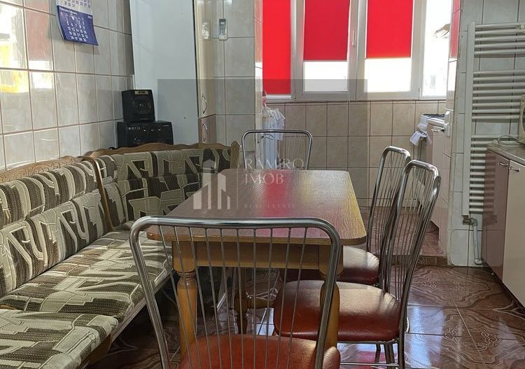 Apartament 3 camere, Zona Barca/Rahova, 2 bai, posibilitate centrala - Poză 1