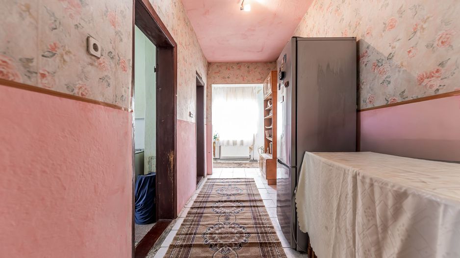 Casă de renovat cu 773 mp teren la preț de apartament - Poză 4