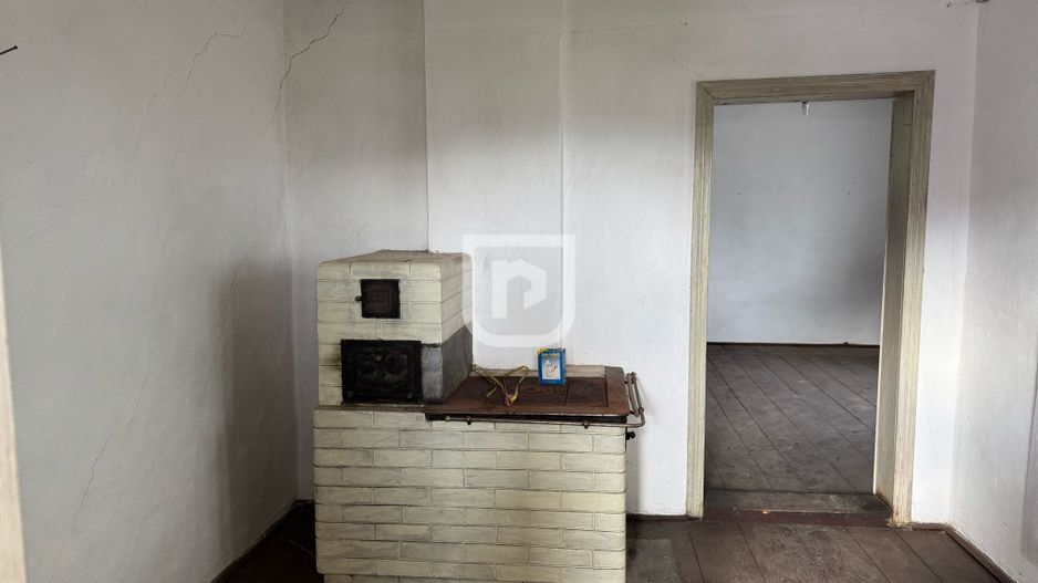 De vanzare casa, atelier fierarie, 4 anexe - 2507 mp in Manastirea Humorului - Poză 6