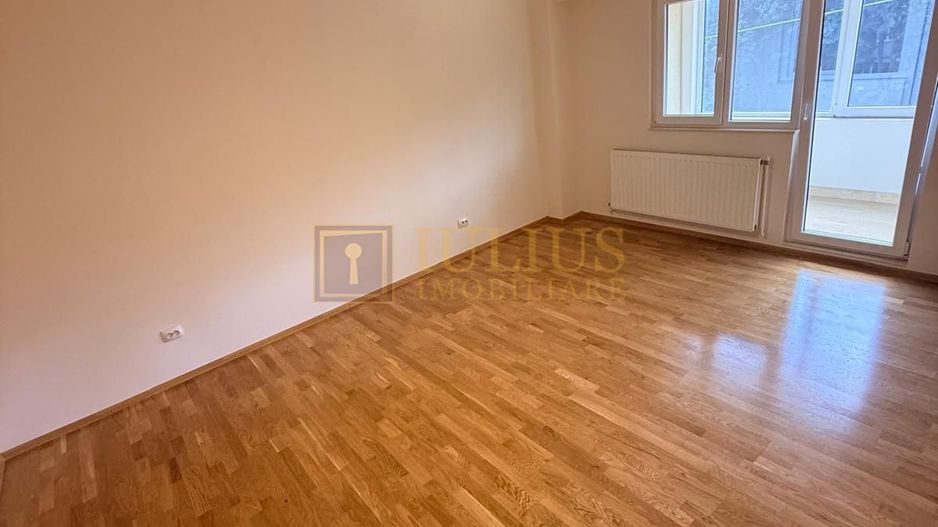 Recent renovat| 2 camere| garaj, et.2| lift| balcon 12 mp. - Poză 2