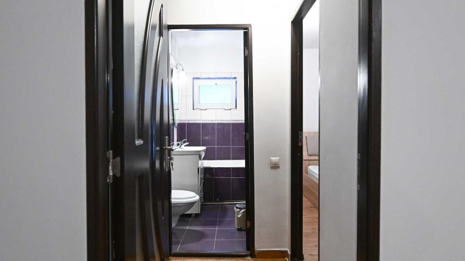 Apartament 2 camere 54 mp – Rovine, parter Centrală proprie - Poză 3