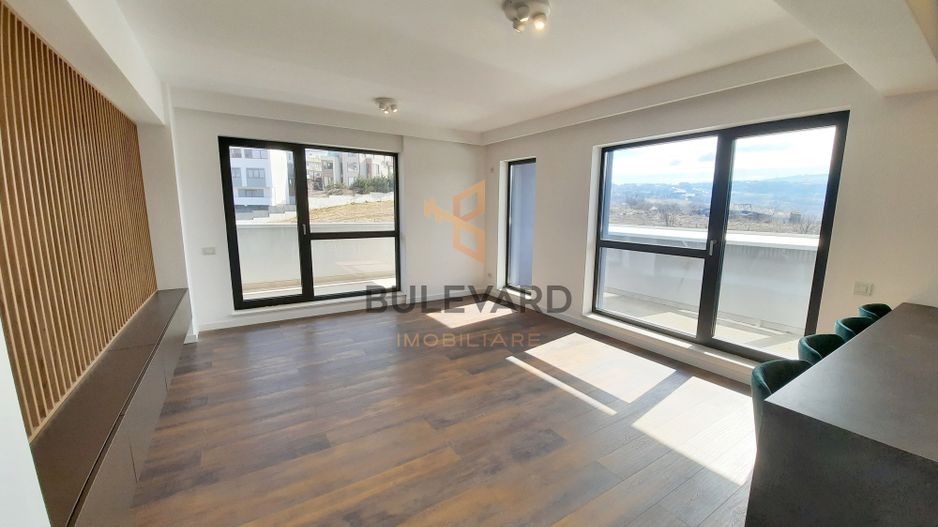 Apartament ultrafinisat de 80 mp + terase 32 mp, parcare subterana! - Poză 2