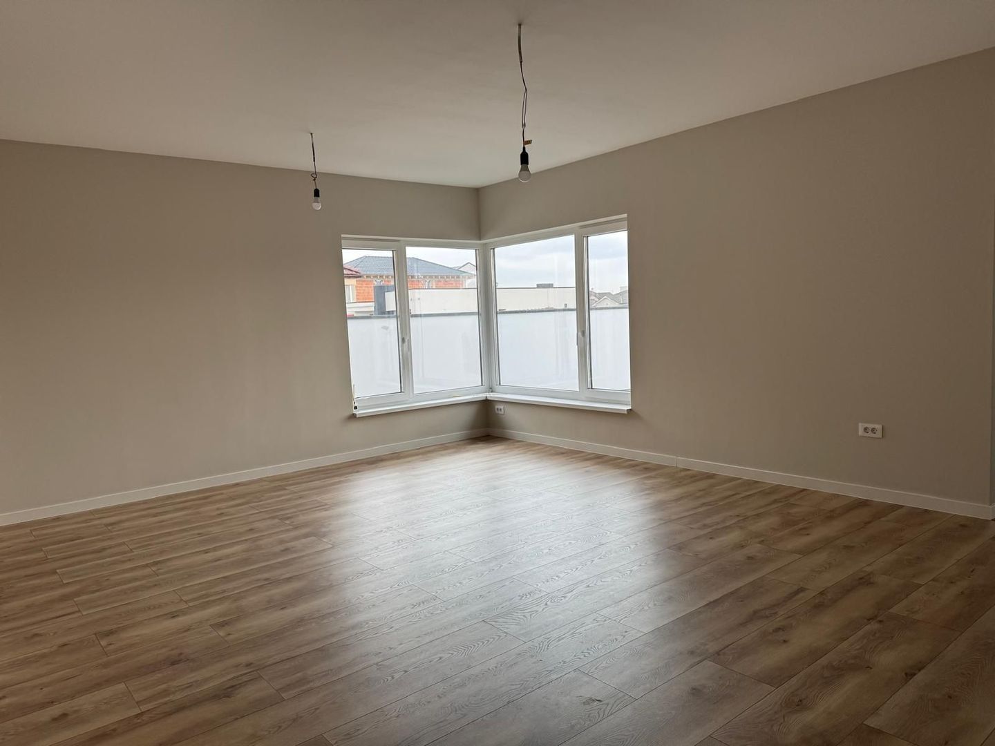 Casă modernă, 4 camere, 118 mpu, terasa, curte, Micesti, Alba Iulia - Poză 4