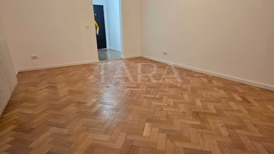 Apartament cu 3 camere, renovat complet, 67 mp,  zona Piața Hermes. - Poză 8