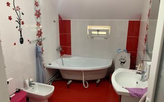 Casă spațioasă P+M de vânzare cartier Bordei - Poză 10