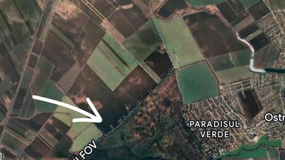 Teren intravilan de vânzare, 380.000 mp, langa pădure - Poză 1