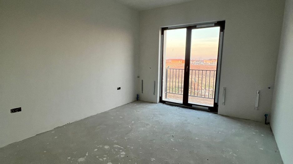 Duplex despartit prin camera tehnica - Poză 4