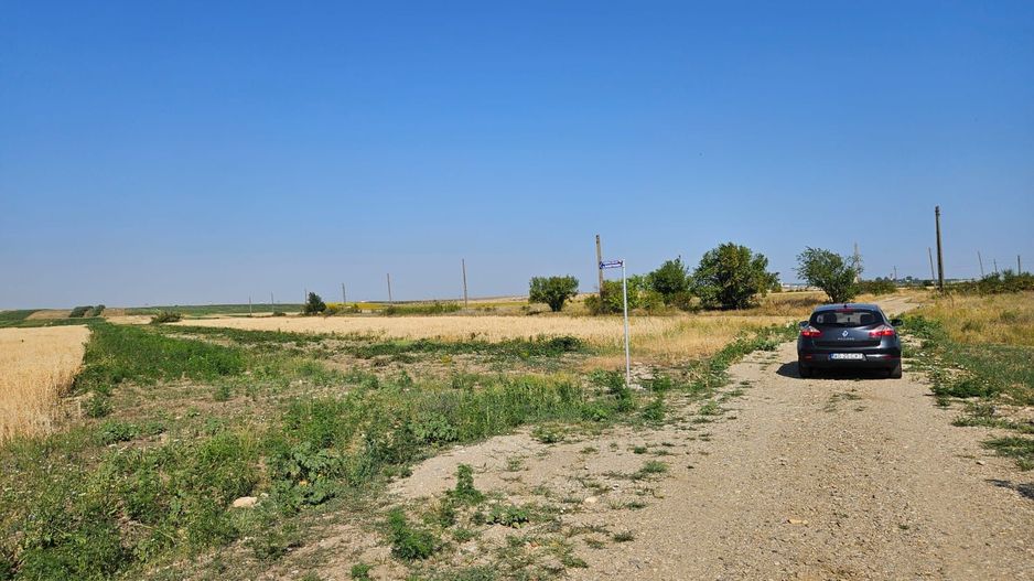 Vând teren intravilan în Bradu - 500 mp - Poză 3