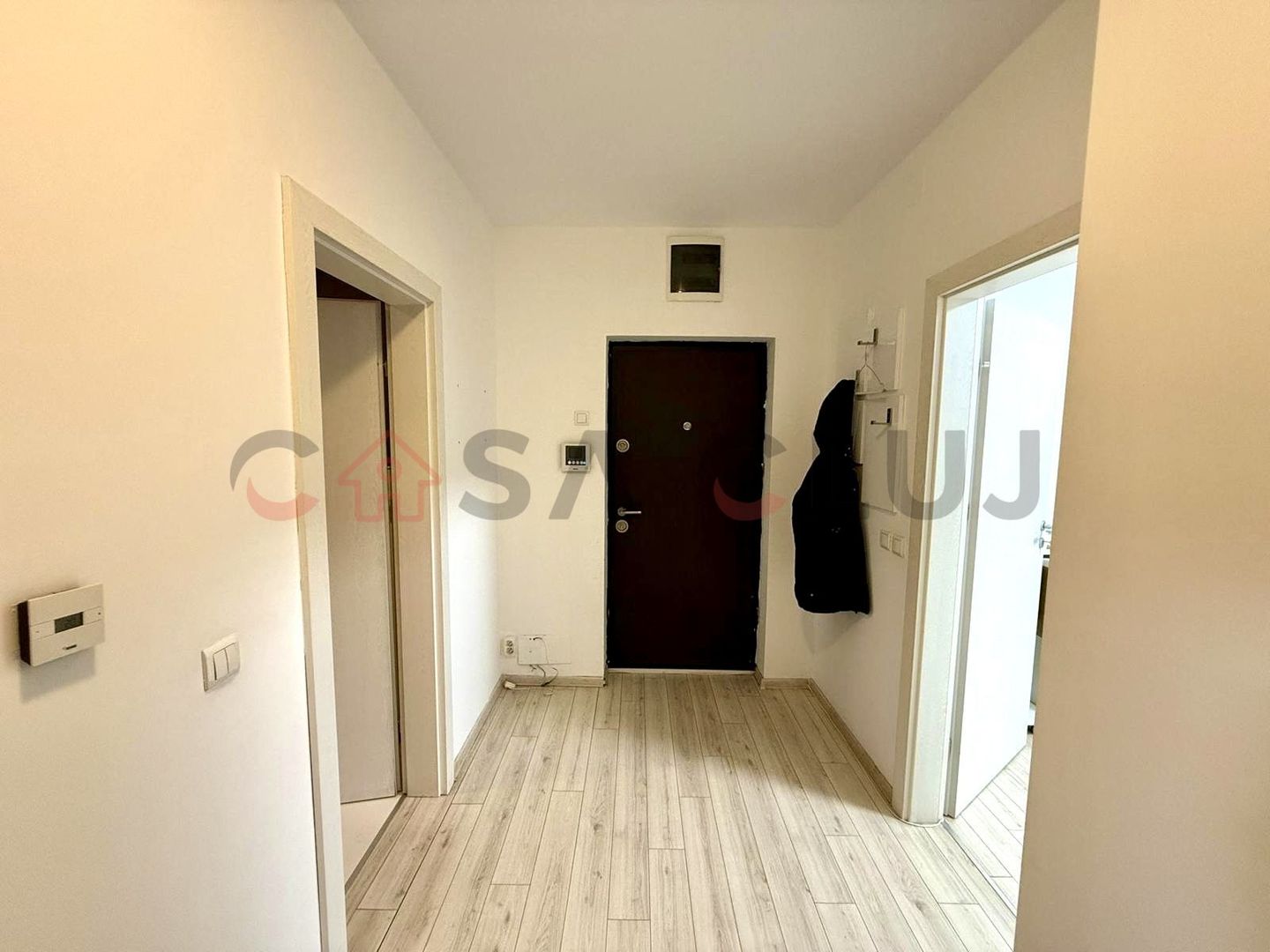 Lucrezi de acasa? Acest apartament cu terasa proprie poate fi ideal pentru tine - Poză 13