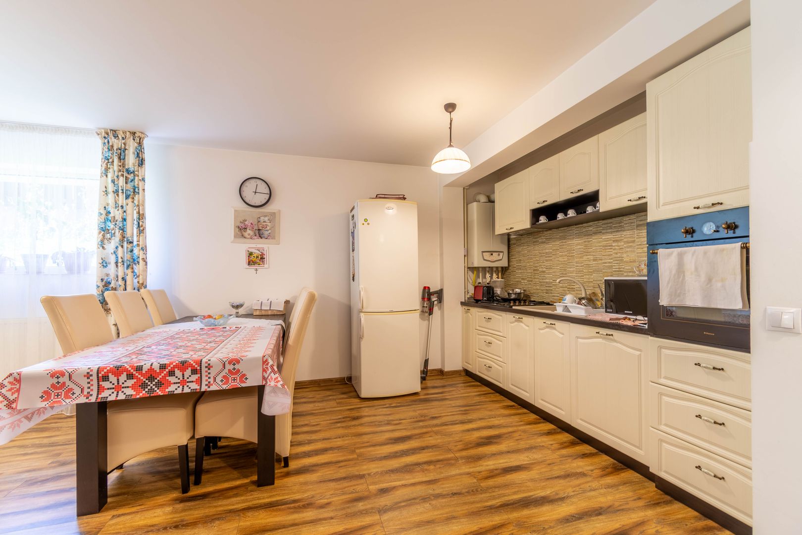 Apartament 2 camere de vanzare – Demisol - zona Campului - Poză 5