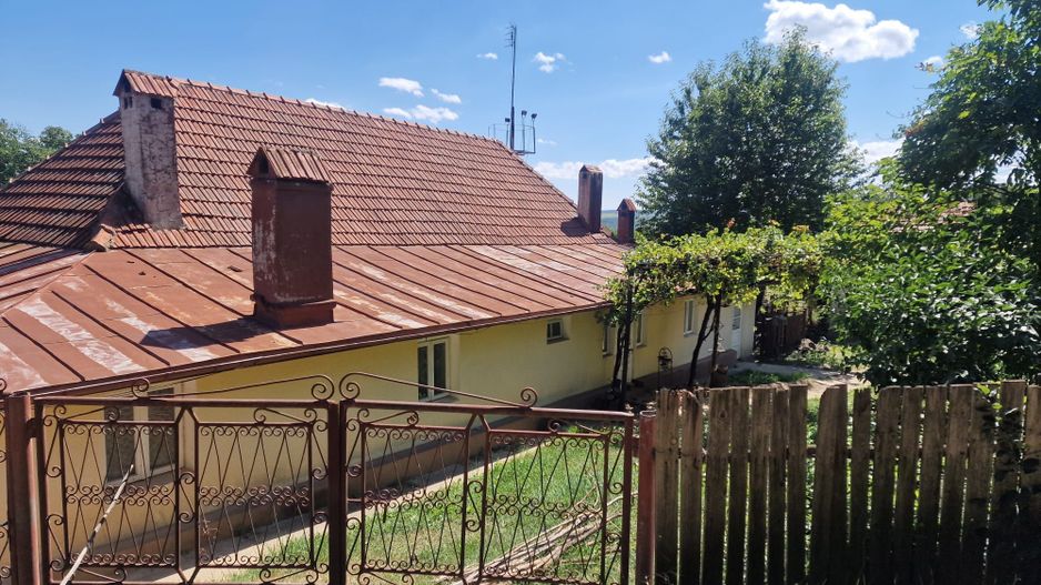 Casa in mediu rural cu teren - Poză 3