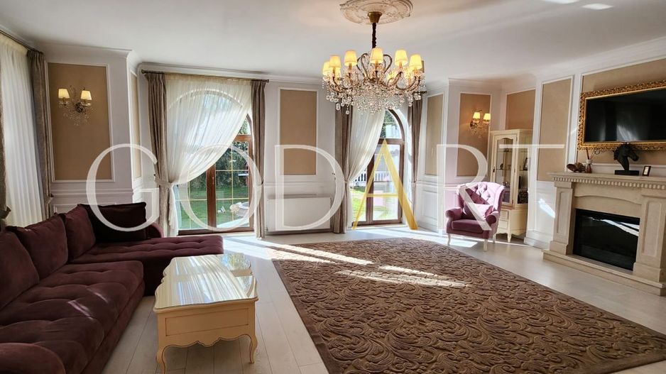 Resedinta exclusivista | Curte generoasa | Erou Iancu Nicolae - Poză 14