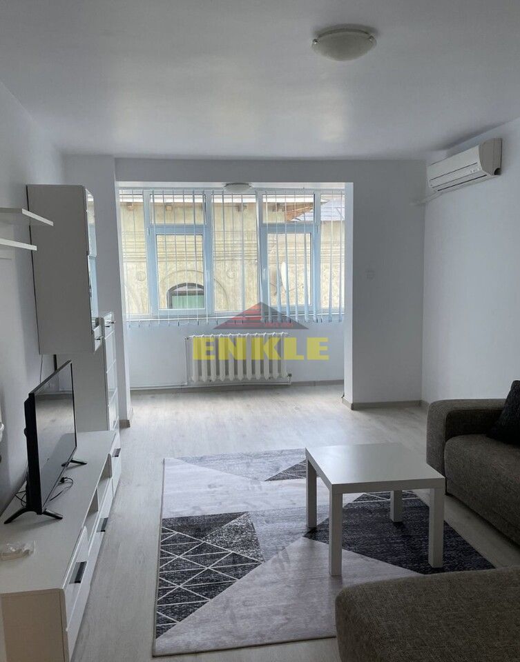 De inchiriat apartament 2 camere, zona Bulevard. Pret 350€ - Poză 2