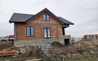 Casa individuala -pivnita-teren 350 mp- priveliste superba - Poză 2