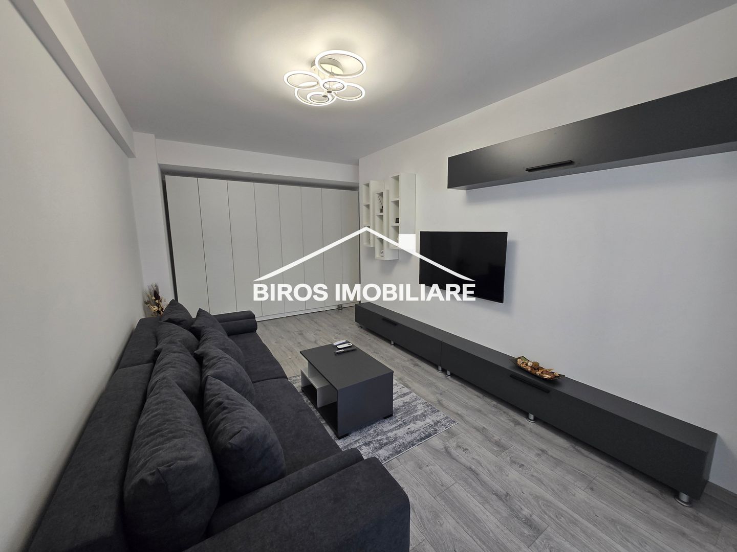 2 camere decomandat vis-a-vis Promenada Mall - Parcare privata - Poză 1