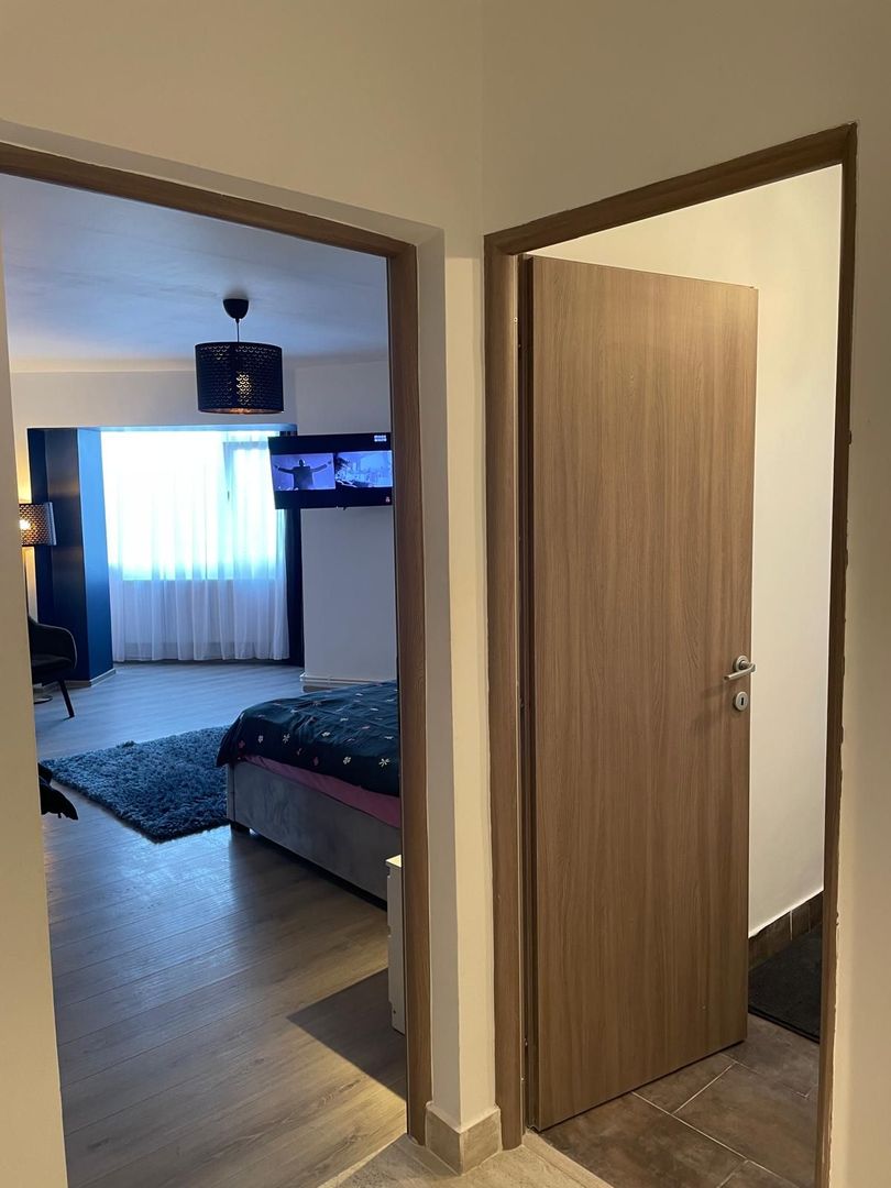 Apartament cu o camera – Faleza Dunarii, langa Union Jack, 44 mp - Poză 2