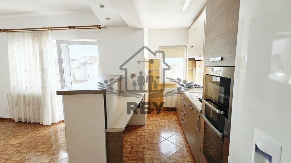 Apartament 4 camere cu garaj zona Strand- V.Aurie - Poză 26
