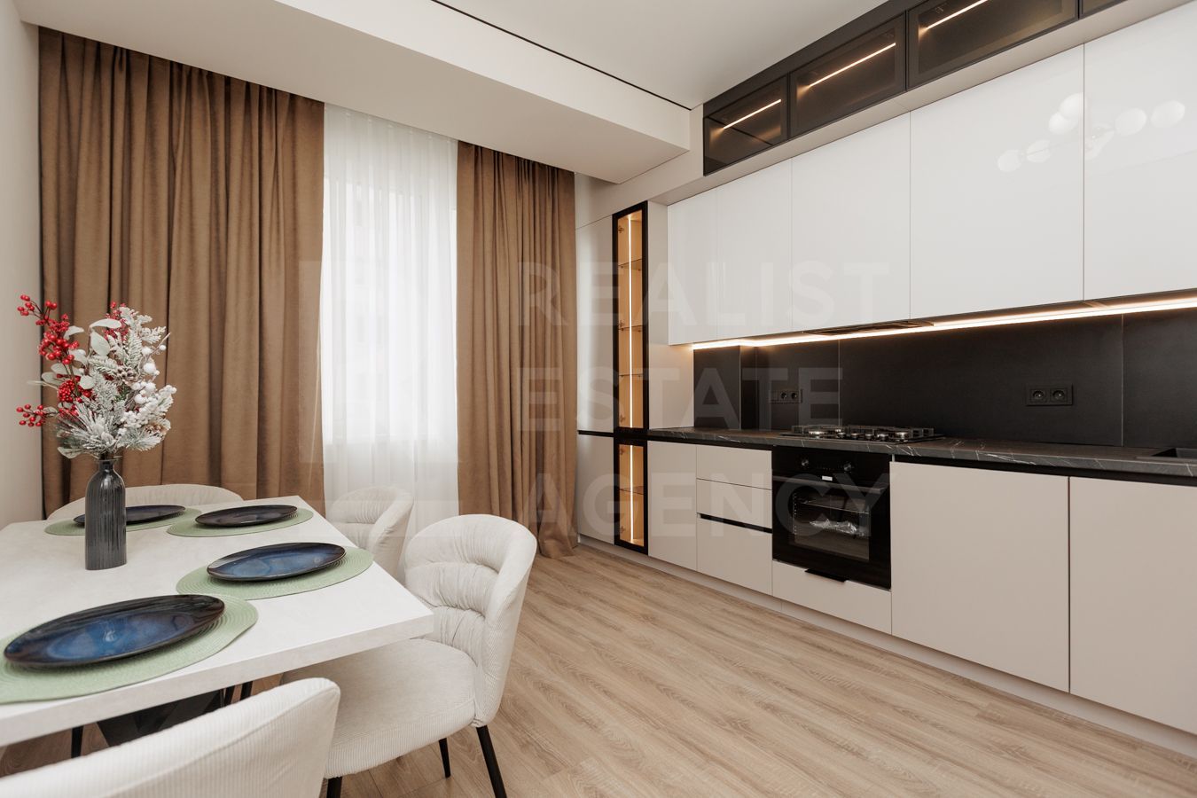 Vânzare, apartament, 4 camere, strada Dr. Tudor Strişcă, Botanica - Poză 2