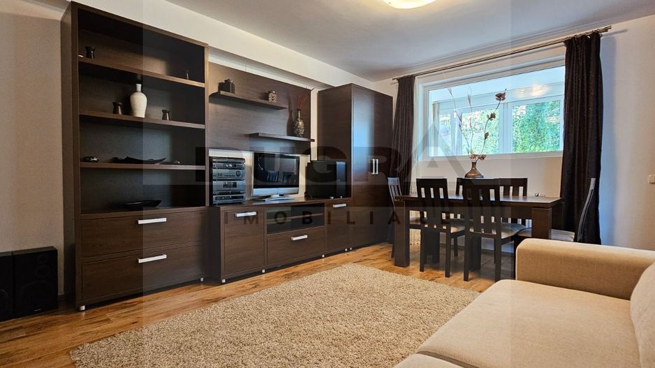 Apartament de 2 camere, decomandat, 73mp, parcare, zona Trifoiului - Poză 2