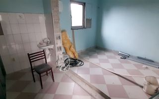 Casă şi spaţiu multifuncţional, bar, sală de evenimente în Brătuleşti - Poză 10