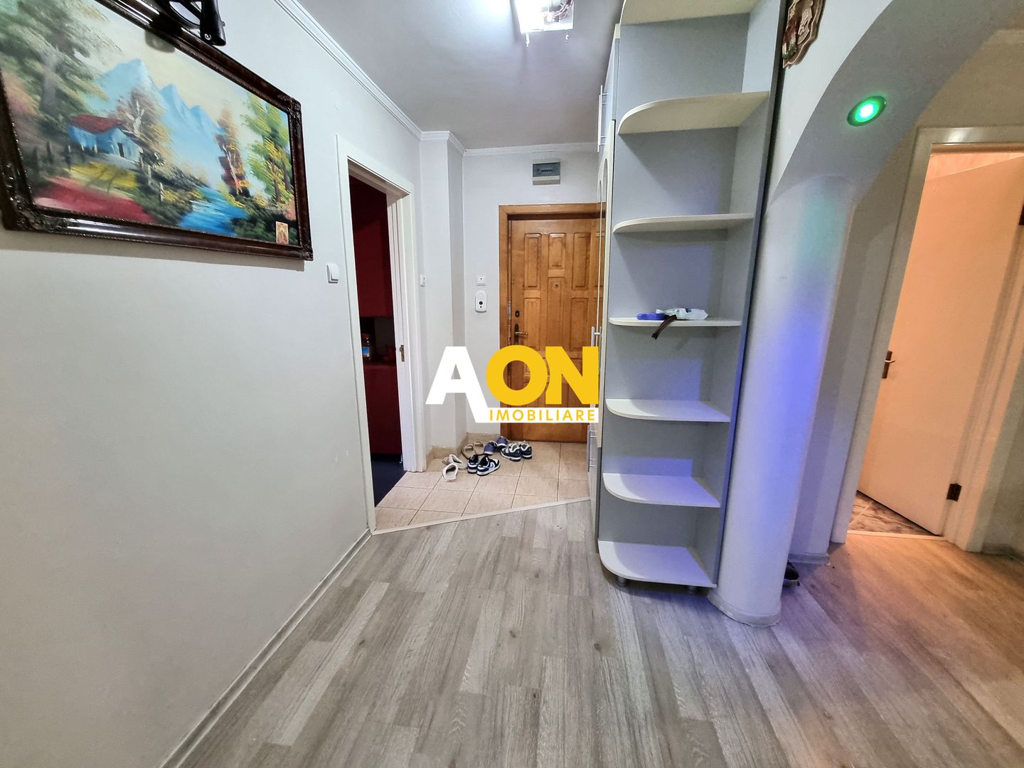 De inchiriat apartament 3 camere, zona Piata, Cetate - Poză 10