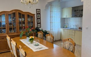 Casa spațioasă în Oradea str Izvorului - Poză 14