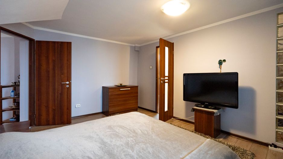 Apartament mare 3 camere 2 bai Decebal Dacia - Poză 6