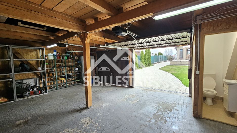 Casa individuala garaj pivnita curte mare - Poză 23