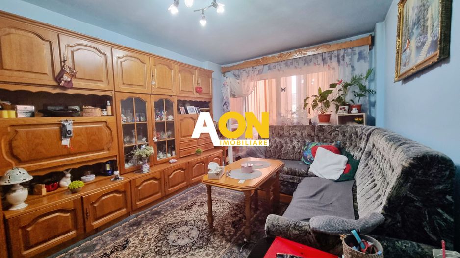 Apartament 3 camere, 2 bai, Cetate, zona Liceului Sportiv - Poză 2