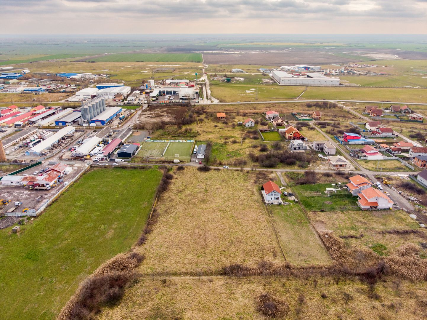 Teren de investiții cu PUZ industrial în Săcălaz - Poză 6